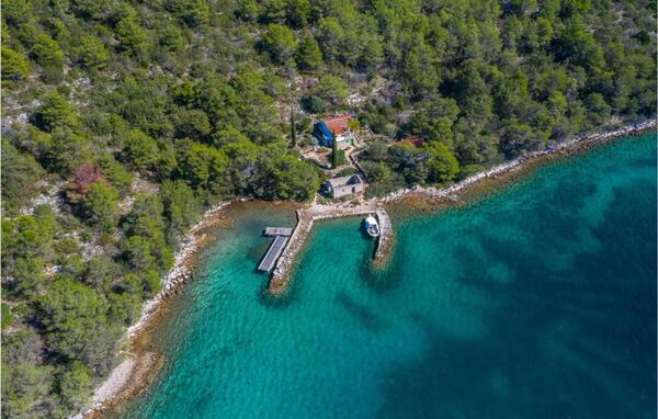 Stunning home in Sali (1) Stunning home in Sali